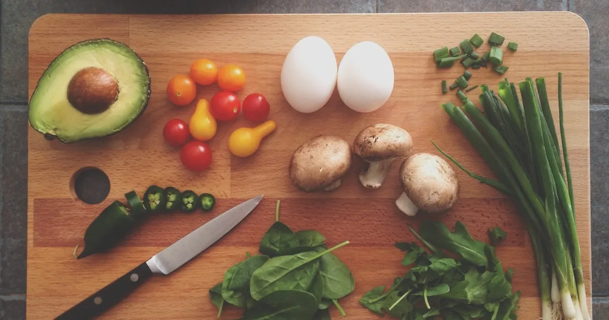Immagine di copertina dedicata al tema: Educazione Alimentare vs Dieta: Quale Approccio Funziona Davvero?